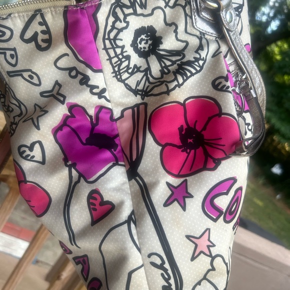 Coach Poppy graphic Large Petal Print purse EUC - Picture 11 of 16